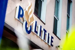 Explosief bij politiebureau in centrum Amsterdam 