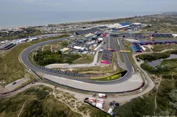 Zandvoort versierd voor de Dutch Grand Prix