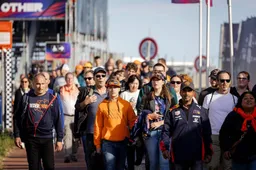 Zandvoort versierd voor de Dutch Grand Prix