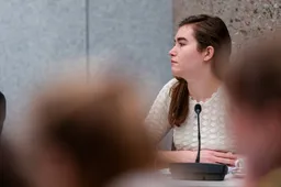 FVD’s Lidewij de Vos fileert PvdA’er Habtamu de Hoop: “Schaamteloos, belastingen omhoog door immigratie- en klimaatobsessie”