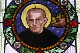 Vandaag eren we de Heilige Maximiliaan Kolbe – martelaar van Auschwitz en held van onvoorwaardelijke liefde