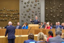 Kamer neemt stevige moties aan: hypotheekrenteaftrek, boerkaverbod én aanpak Antifa