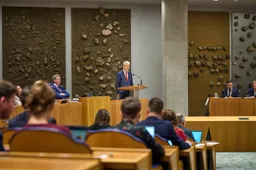 Wilders triomfeert in peiling: beste spreker APB - PVV naar 35 zetels?