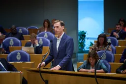 Laurens Dassen liegt: rellen in Den Haag door hooligans, niet door ‘extreemrechts’