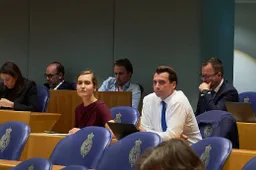 Lidewij de Vos veegt vloer aan met kritiek bij NPO: “Onze plannen kosten niks als je stopt met massa-immigratie”