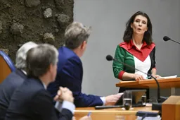 Esther Ouwehand afgedropen uit Kamer na Palestijnse vlag-blouse: De Vos dwingt neutraliteit af