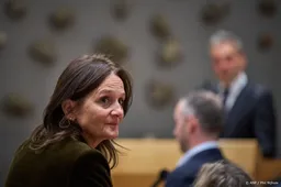 Van Vroonhoven snapt dat leden haar lager op de lijst stemden