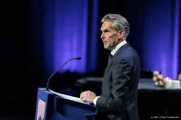 Schoof naar top in Parijs over veiligheidsgaranties Oekraïne