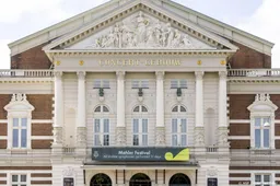 Concertgebouw wil andere zanger om banden IDF, stichting weigert