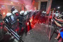 Anti-regeringsdemonstranten botsen met politie in Servië