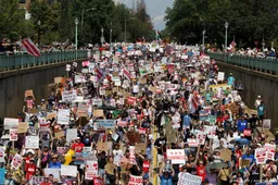 Duizenden protesteren in Washington tegen inzet Nationale Garde