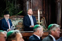 Koning Willem-Alexander bij jubileumviering Portugese Synagoge