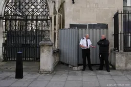 Nieuwe Banksy op rechtbank in Londen
