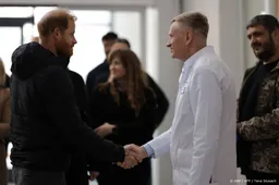 Prins Harry bezoekt Oekraïne om gewonde veteranen te steunen