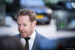 Van Weel terughoudend over inzet militairen voor grenscontroles