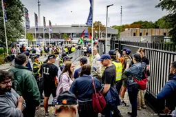Pro-Palestijnse demonstranten bij stadion EK Honkbal in Rotterdam
