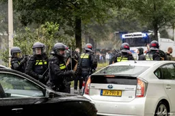 Politie zet traangas in tegen demonstranten op Malieveld 