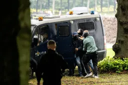 Politie verricht onbekend aantal aanhoudingen om rellen Den Haag