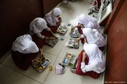 Organisaties willen gratis schoolmaaltijd in Indonesië opschorten