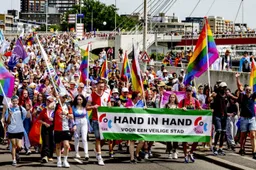 NS richt kleedkamer in op Rotterdam Centraal voor Pride March