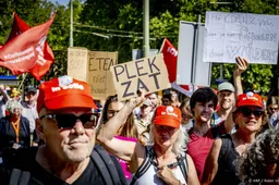 Ruim 100.000 steunbetuigingen voor petitie tegen asielwetten