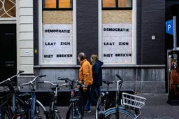 Schade aan partijkantoor D66 na extreemrechts geweld 34.000 euro
