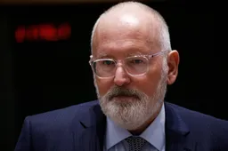 Ronny Naftaniel fileert Frans Timmermans met UvA-rellen: “Meer zelfreflectie zou passend zijn”