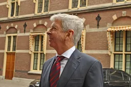Ronald Plasterk: hoe links verraad pleegde aan het volk en nu bij het kartel hoort