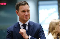 Minister Heinen (VVD) fileert gestoord CDA: “Eurobonds? Daar trek ik de grens”