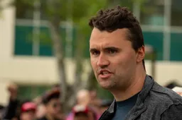 Texas schorst 100 docenten die moord op Charlie Kirk vierden - Nederland, kijk en leer!