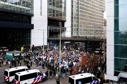 Geen treinverkeer van en naar Den Haag CS, activisten op spoor