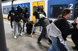Nog één demonstrant vast na blokkeren spoor Den Haag 