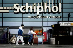 Schiphol houdt zondag opnieuw rekening met vertragingen