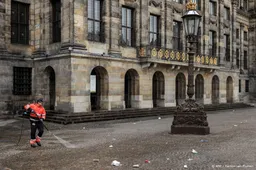 Koninklijk Paleis op de Dam beklad met rode verf