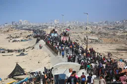 Israël roept Palestijnen op uit de buurt van het leger te blijven