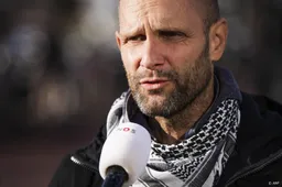 Linkse activist Van der Linde klaagt Europol aan