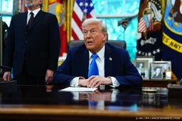 Trump legt China extra heffing van 100 procent op