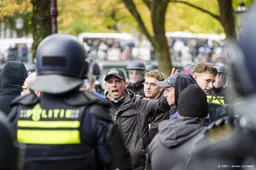 29 aanhoudingen rondom anti-immigratieprotest in Amsterdam