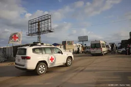 Israël: Rode Kruis onderweg om gijzelaars op te halen