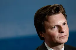 Oekraïne krijgt miljard extra aan wapens uit VS, schat Brekelmans