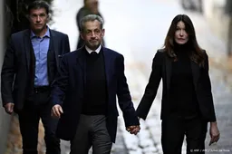 Franse oud-president Sarkozy begint aan gevangenisstraf