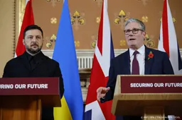 Starmer wil Oekraïne snel steunen met bevroren Russische tegoeden