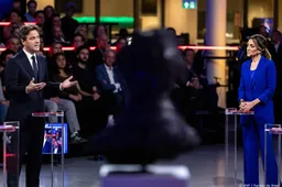 Bontenbal is 'spelletjes' VVD over wie met wie 'spuugzat'