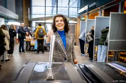 Ouwehand (PvdD) brengt stem uit op Den Haag Centraal