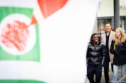 Joost Eerdmans (JA21) stemt met gezin in woonplaats Rotterdam