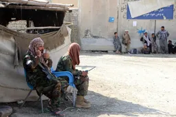 Afghanistan en Pakistan hervatten vredesgesprekken in Istanbul