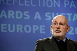 Timmermans schiet in verkiezingsdebat uit z’n slof: “Alle rechtse partijen willen bezuinigen op de zorg!”