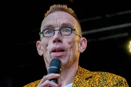 Dolf Jansen slaat door: noemt PVV-kiezers ‘AI-misdadigers’ en ziet overal Russische trollen