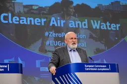 Opstand tegen Brussel: EU-landen keren zich tegen Timmermans’ verbod op benzineauto’s