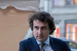 shutterstock_2260747493